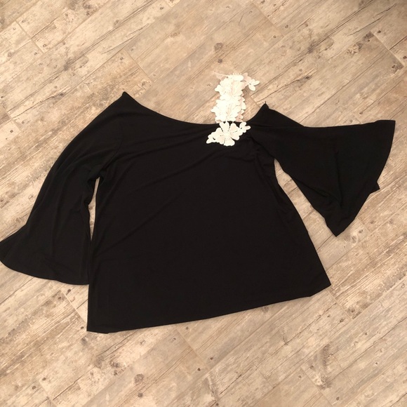 Alfani Tops - NWOT black top with floral shoulder detail